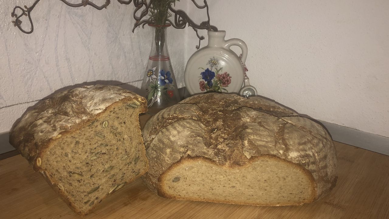 " nur auf Nachfrage für Wintergäste, hausgemachte Brote und Leckereien " " nur auf Nachfrage für Wintergäste, hausgemachte Brote und Leckereien "